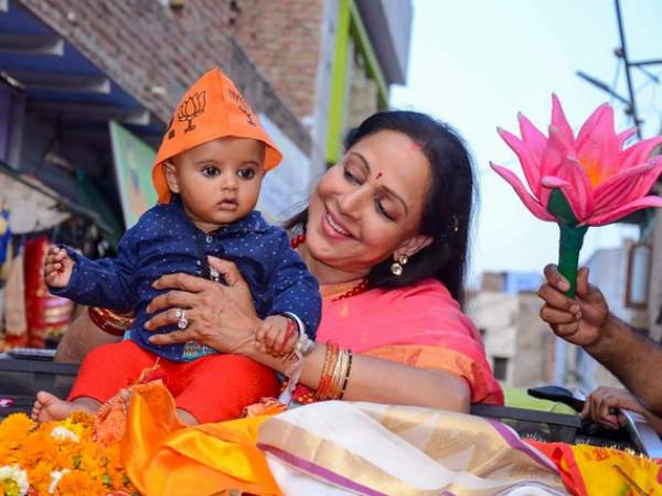 'हेमा मालिनी ने मेकअप किया है, मैंने नहीं किया है'