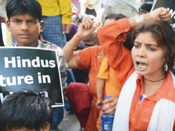 पिता ने दी आत्‍मदाह की धमकी 