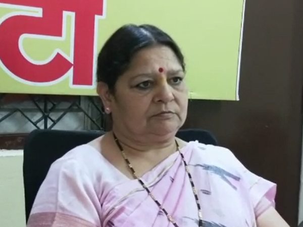 IAS veena ghanekar