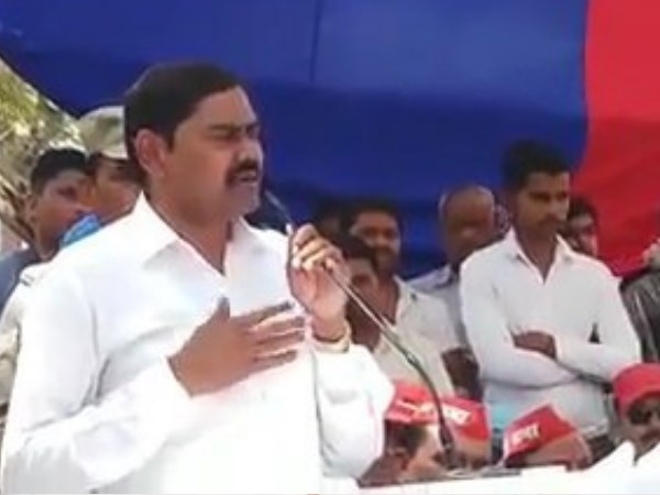 राजा भैया पर निशाना राजा भैया पर निशाना