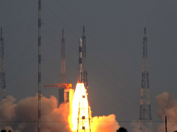 स्‍पाई सैटेलाइट भी होगा लॉन्‍च 