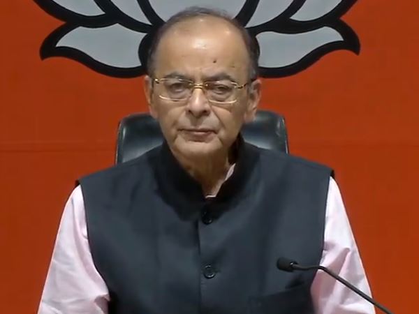 अफस्पा और देशद्रोह कानून को लेकर वादे पर जेटली का वार