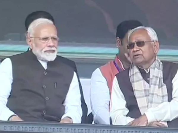 ड्राइविंग सीट पर बैठे हैं नीतीश ड्राइविंग सीट पर बैठे हैं नीतीश