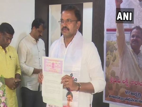 Jana Sena candidate JD Lakshminarayana releases manifesto on bond paper Jana Sena candidate JD Lakshminarayana releases manifesto on bond paper