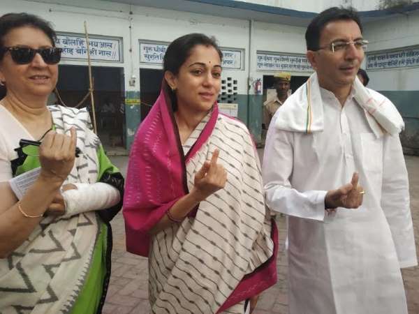 वोटिंग में गड़बड़ी का आरोप वोटिंग में गड़बड़ी का आरोप