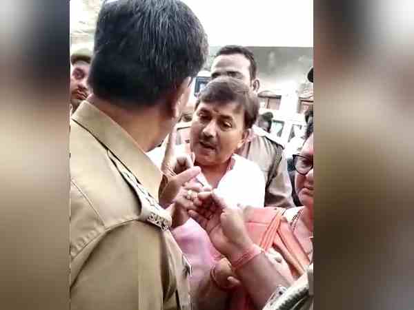 नेता के खिलाफ केस दर्ज