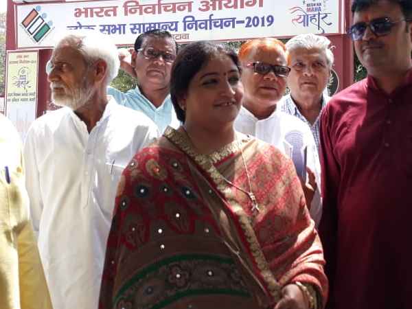 पर्चा भरा है तो जीत भी मेरी होगी: मृदुला कठेरिया पर्चा भरा है तो जीत भी मेरी होगी: मृदुला कठेरिया