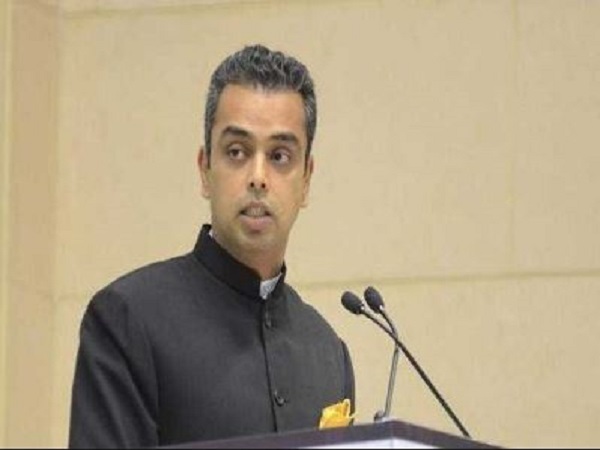 दक्षिण मुंबई से कांग्रेस उम्मीदवार हैं मिलिंद देवड़ा