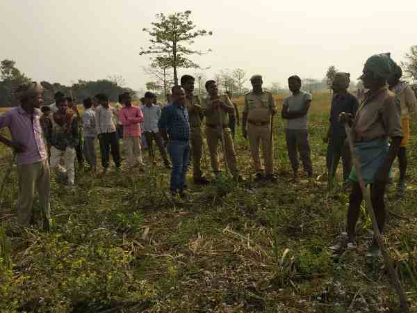 पीट-पीटकर मार दिया पीट-पीटकर मार दिया