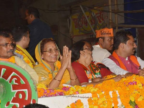 सबसे टॉप पर बीजेपी सबसे टॉप पर बीजेपी