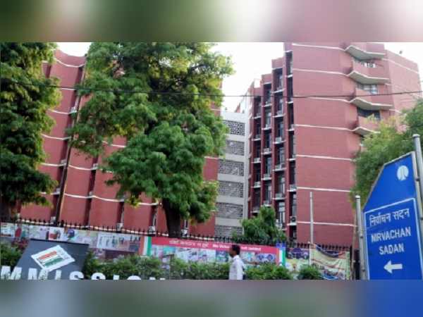 एग्जिट पोल और जनमत सर्वेक्षणों पर रोक लगी