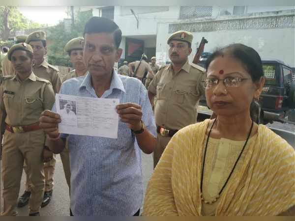 In shahjahanpur Lok sabha seat, this man deprived from his vote In shahjahanpur Lok sabha seat, this man deprived from his vote