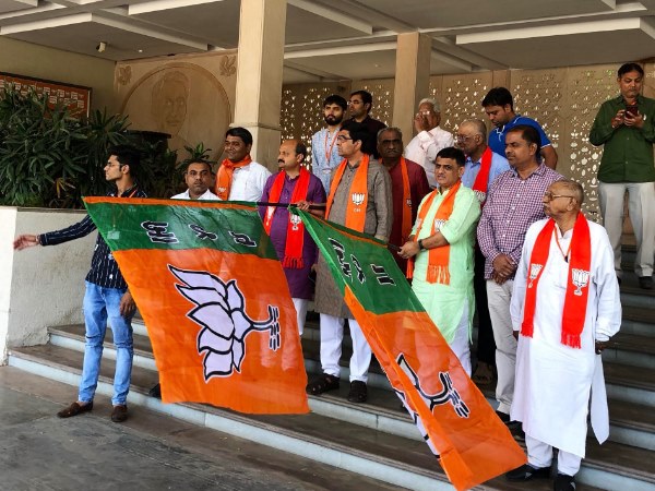 सोशल मीडिया में वायरल हो रहा वीडियो 