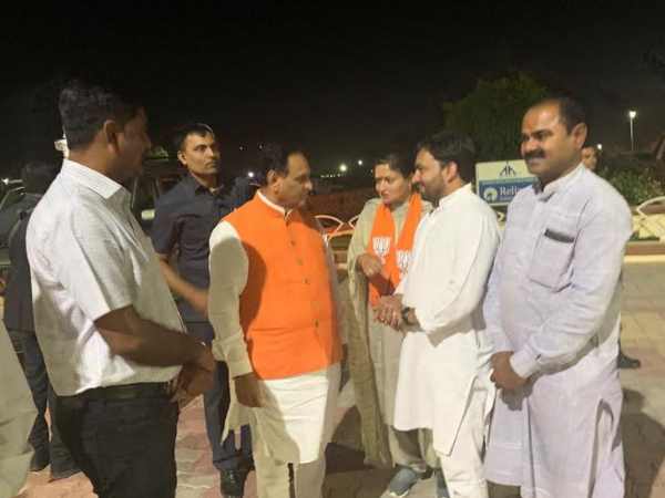 कांग्रेस कर रही विश्वासघात, लोग छोड़ रहे उसका साथ