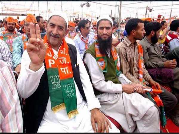 भाजपा के मजबूत हिंदुत्व से डरते हैं कांग्रेस के नेता भाजपा के मजबूत हिंदुत्व से डरते हैं कांग्रेस के नेता