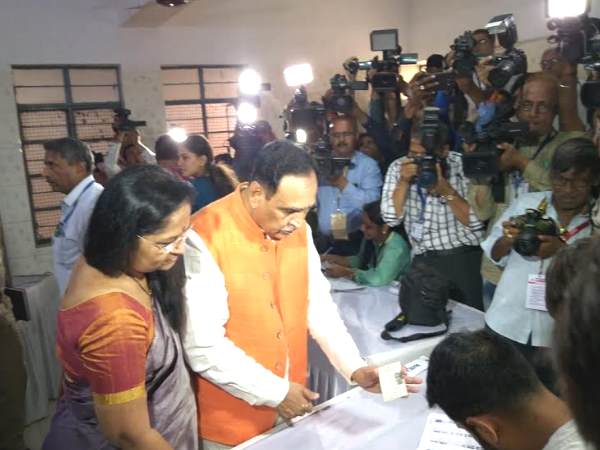 Gujarat Lok Sabha Voting Live