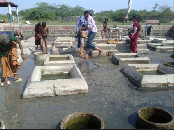 कुछ शरणार्थी दो दशकों तक वीजा से रहे