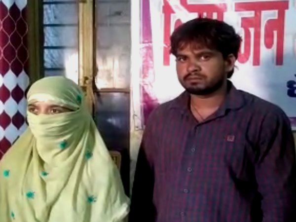 युवती घर छोड़कर प्रेमी के पास आ गई