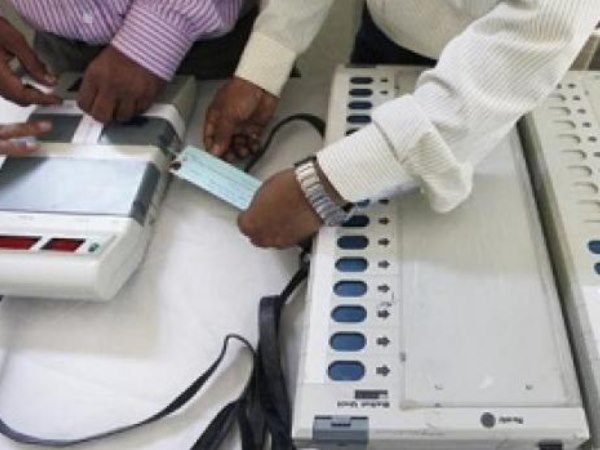 तिर्वा में 3, छिबरामऊ में 1 जगह बदली गई ईवीएम