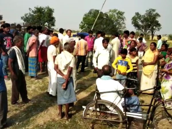 मौके पर पुलिस बल तैनात