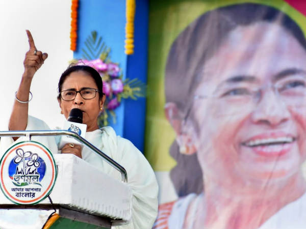 क्या कह रही हैं दीदी?