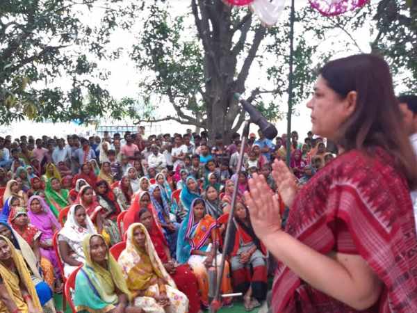 एक तरफ मैं, दूसरी तरफ बंदूकधारी इंसान