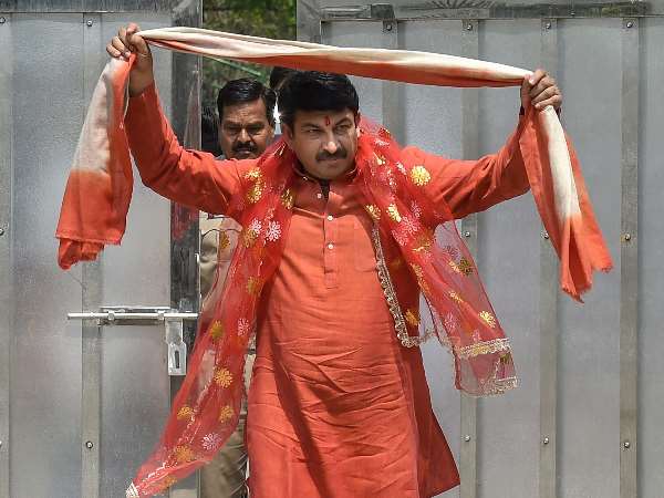 कारों के शौकीन हैं मनोज तिवारी, पास में हैं 5 कारें