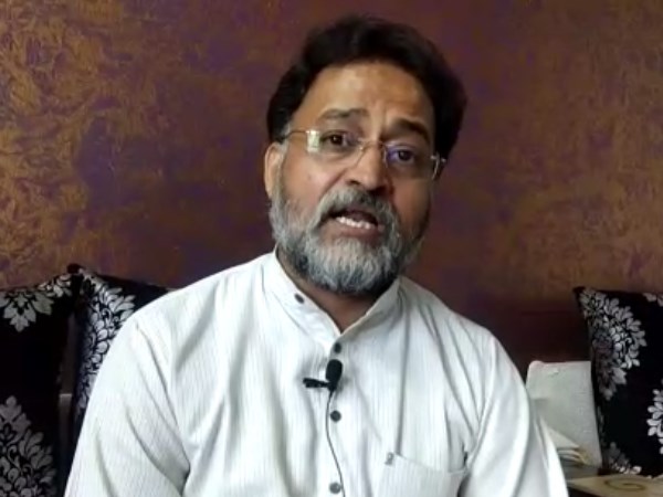 चुनाव आयोग भी भाजपा के दबाव में