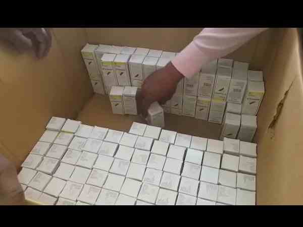 drugs department caught medicines worth 25 lakhs from bus stand