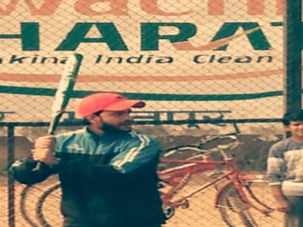 बड़े भाई लाखन ने की शुरुआत बड़े भाई लाखन ने की शुरुआत