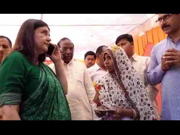 A woman reached to Maneka told her problem A woman reached to Maneka told her problem