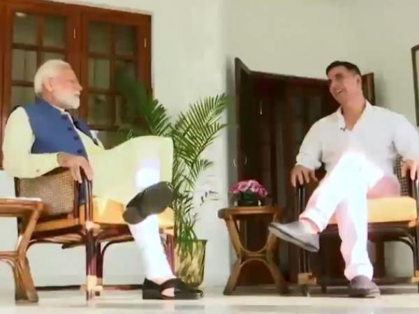 सीएम योगी पर ली चुटकी