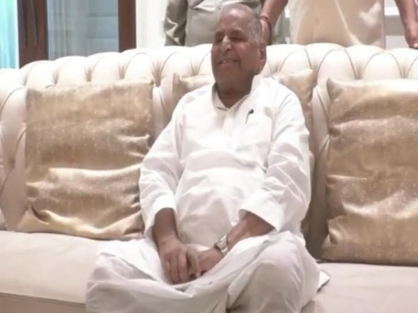 mulayam singh statement on shivpal yadav