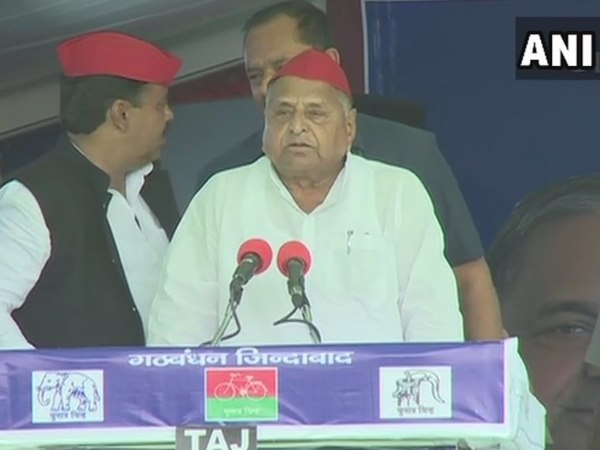 मुलायम बोले- सभी वर्गों के साथ खड़ी है सपा 
