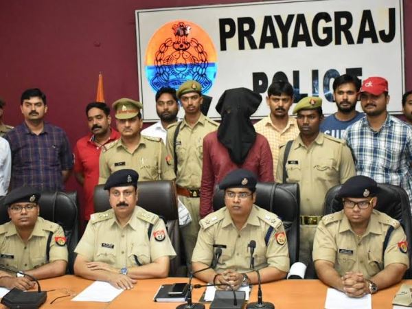 वाराणसी भाग गया था प्रशांत