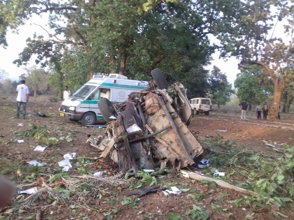 पुलिस के रोकने के बाद वे नक्सल प्रभावित इलाके में गए