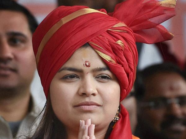 2014 में पूनम महाजन की संपत्ति थी 108 करोड़ रुपये