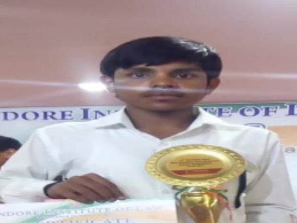 मजबूरी में बेचना पड़ा मकान