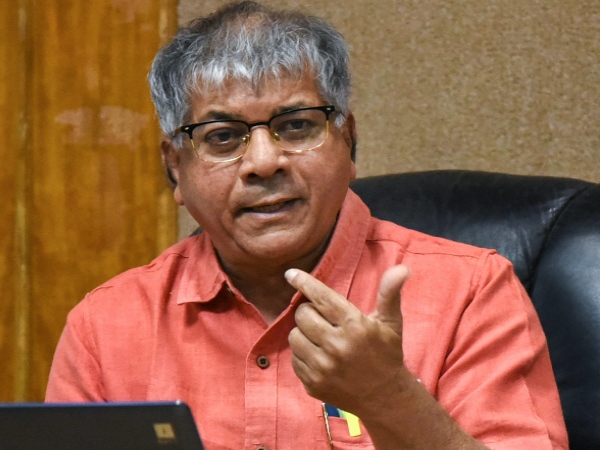 हमारी सरकार आई तो चुनाव आयुक्‍त को ही जेल भेज देंगे