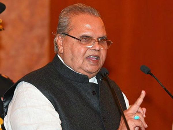 जम्मू-कश्मीर में बीते दस महीने में 919 अलगाववादियों की सुरक्षा हटी: जम्मू-कश्मीर में बीते दस महीने में 919 अलगाववादियों की सुरक्षा हटी: