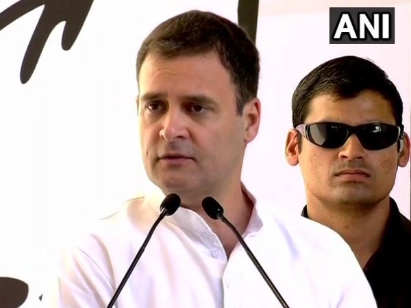 महिलाओं को 33 फीसदी आरक्षण का वादा महिलाओं को 33 फीसदी आरक्षण का वादा