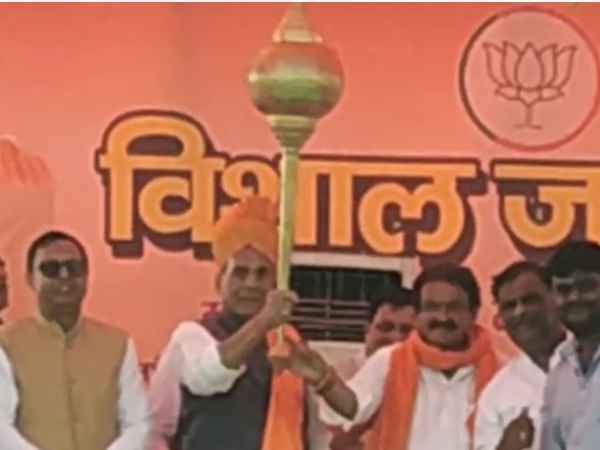 आगरा-फतेहपुरसीकरी के प्रत्याशियों के लिए की जनसभा