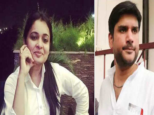 रोहित को 'मां का बेटा' कहती थी अपूर्वा