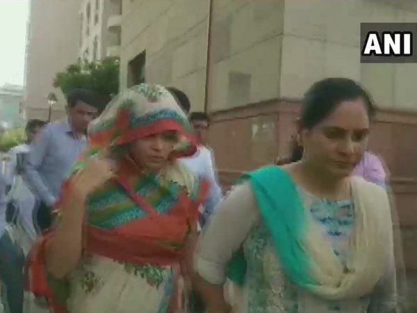 अपूर्वा के नाखूनों के सैंपल लिए गए