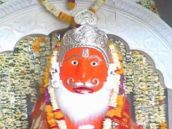 दूसरे पांव का कहीं छोर नहीं मिलता