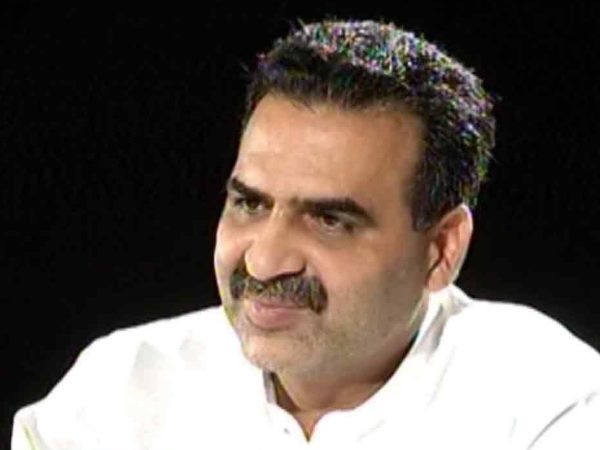 सोशल मीडिया पर आलोचना सोशल मीडिया पर आलोचना