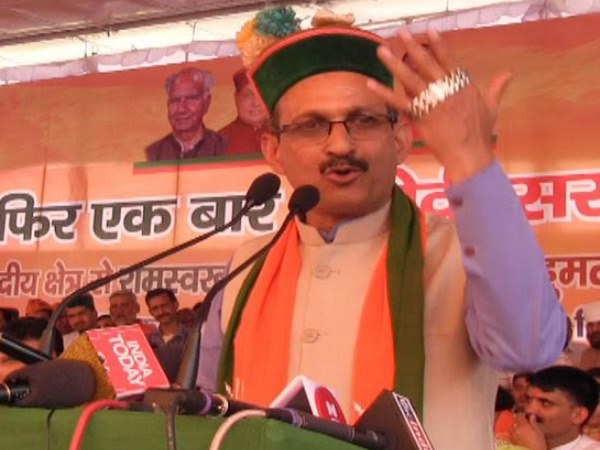 दो बार पहले नोटिस थमा चुका है चुनाव आयोग