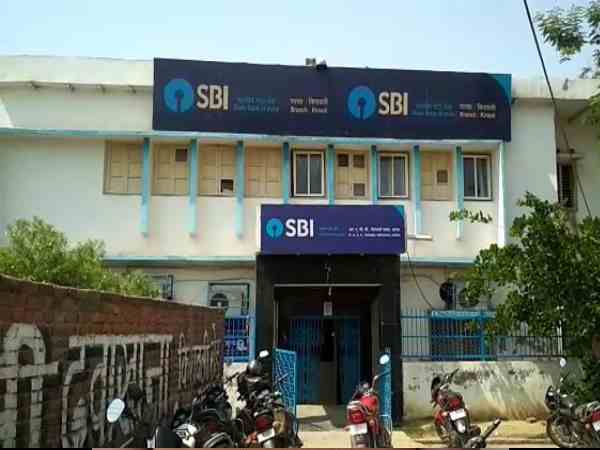 सीसीटीवी में दिखी चोरी