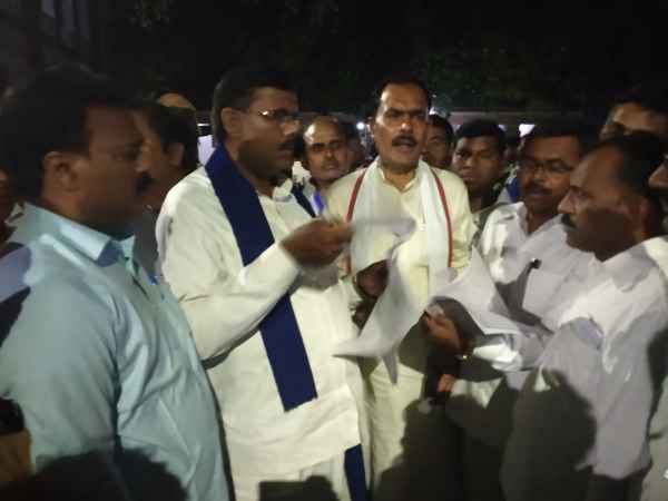 एसडीएम ने बताया