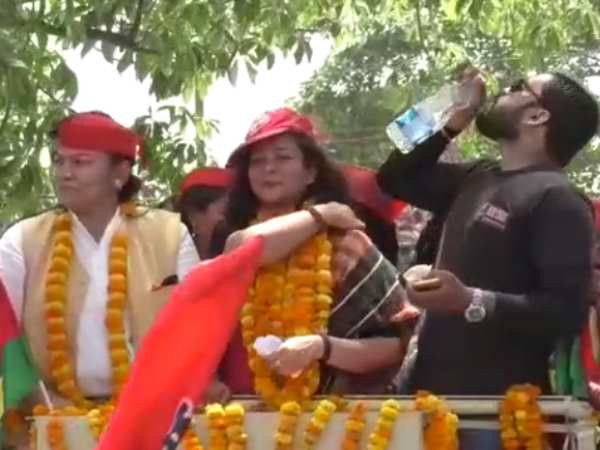 'तेज बहादुर के बारे में जानकारी नहीं'